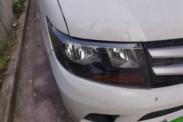Used JAC Refine M3 2019 Creator Edition 1.8L Luxury Model Right Front Headlight