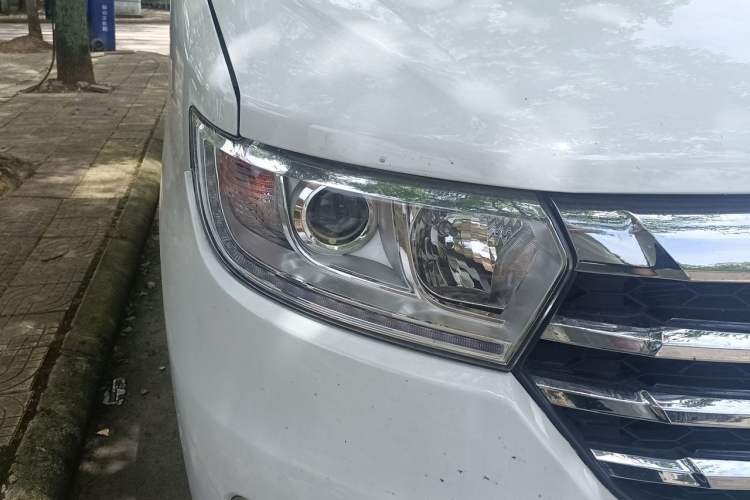Used JAC Refine M3 2019 PLUS IKEA Edition 1.8L Luxury Model Right Front Headlight