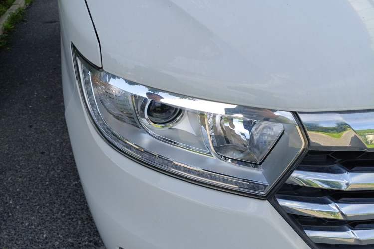 Used JAC Refine M3 2019 IKEA Edition 1.8L Luxury Model Right Front Headlight