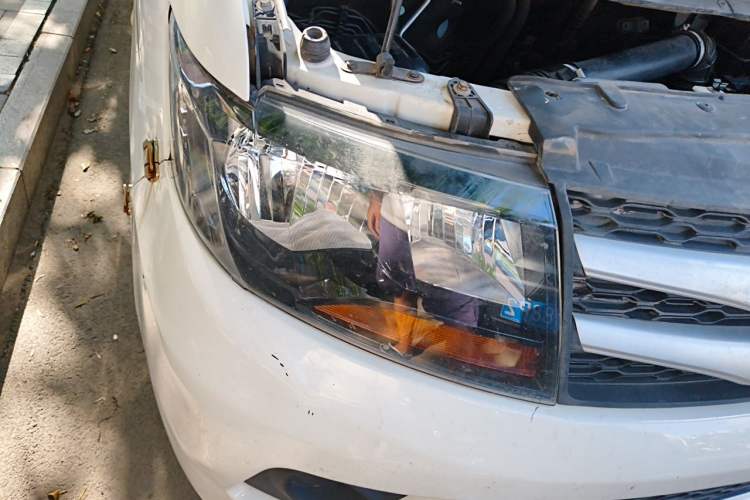 Used JAC Refine M3 2019 PLUS Maker Edition 1.8L Luxury Model Right Front Headlight