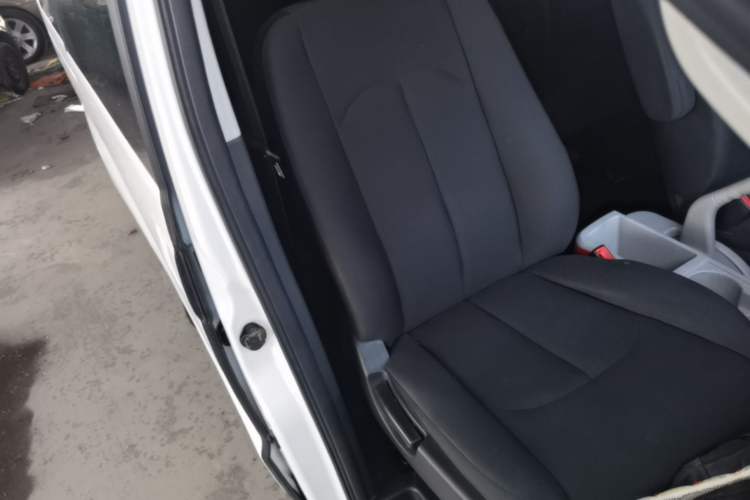Used JAC Refine M3 2019 Creator Edition 1.8L Luxury Model Right Front Seat