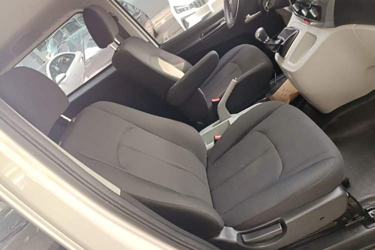 Used JAC Refine M3 2019 Creator Edition 1.8L Luxury Model Right Front Seat