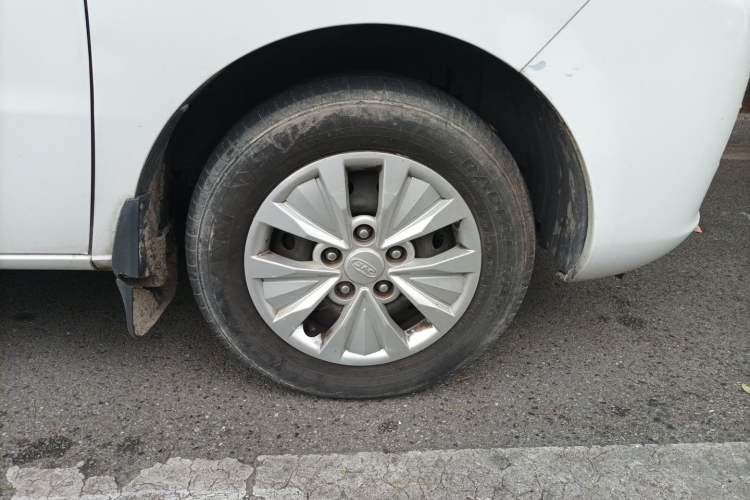 Used JAC Refine M3 2019 Creator Edition 1.8L Luxury Model Right Front Wheel Hub