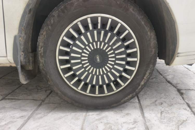 Used JAC Refine M3 2019 1.8L 5-Seater Express Edition Right Front Wheel Hub
