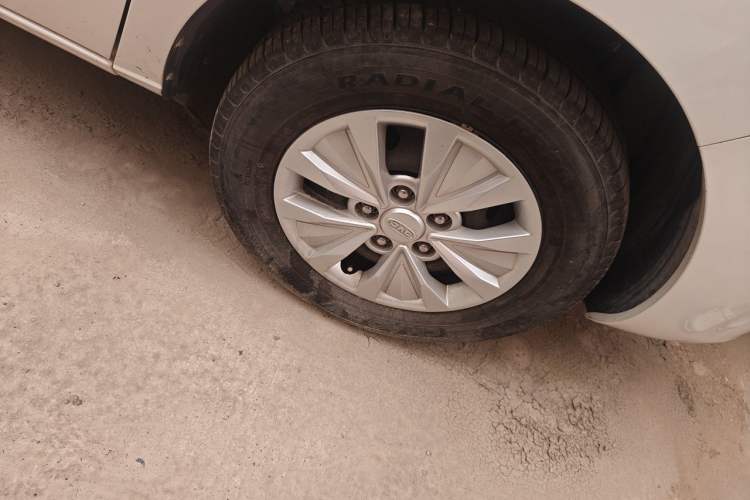 Used JAC Refine M3 2019 PLUS Maker Edition 1.8L Luxury Model Right Front Wheel Hub
