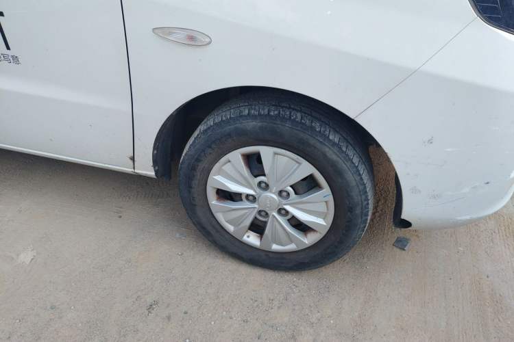 Used JAC Refine M3 2019 PLUS Maker Edition 1.8L Luxury Model Right Front Wheel Hub