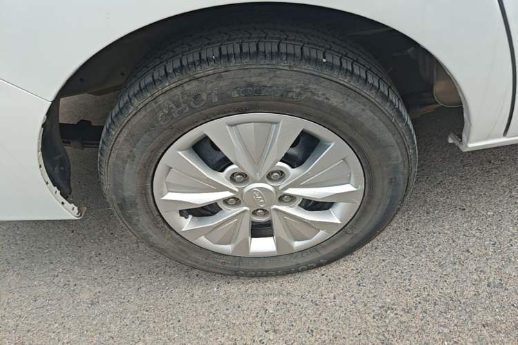 Used JAC Refine M3 2019 Creator Edition 1.8L Luxury Model Right Rear Wheel Hub
