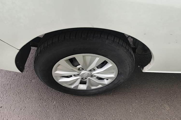 Used JAC Refine M3 2019 PLUS Maker Edition 1.8L Luxury Model Right Rear Wheel Hub