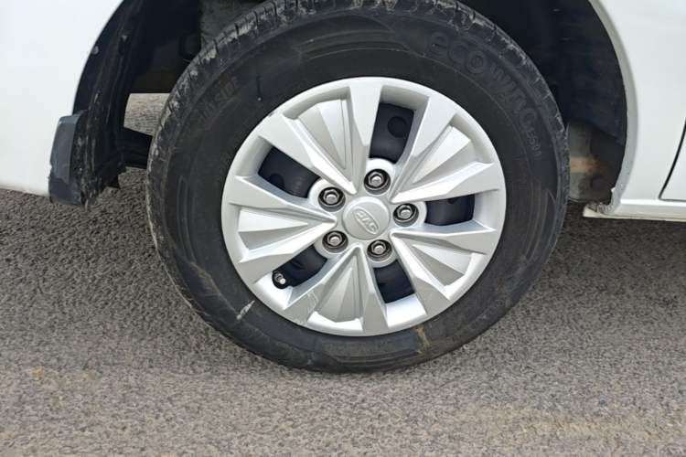 Used JAC Refine M3 2019 IKEA Edition 1.8L Luxury Model Right Rear Wheel Hub