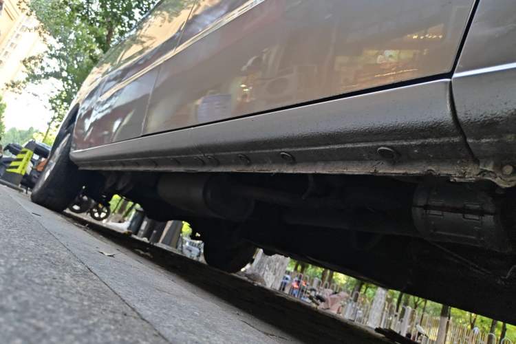 Used JAC Refine M3  Chassis Front Right