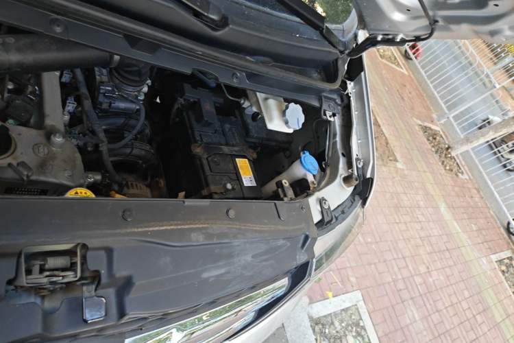 Used JAC Refine M3  Engine Bay Left