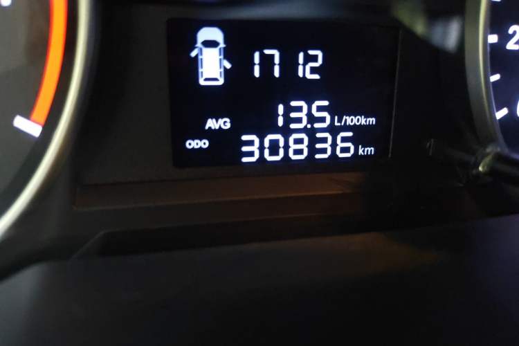 Used JAC Refine M3  Odometer Close Up