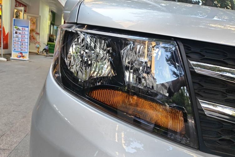 Used JAC Refine M3  Right Front Headlight