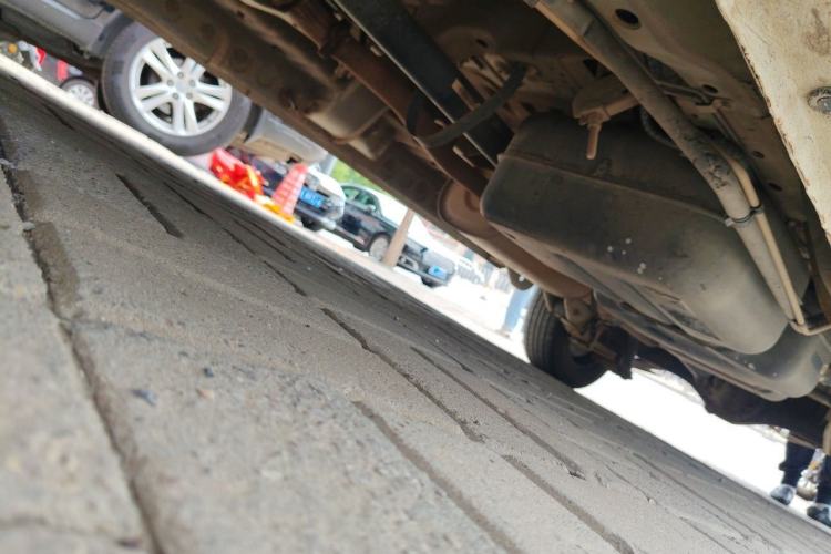 Used JAC Refine M3  Chassis Front Left