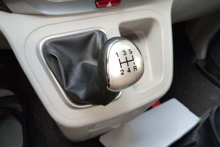 Used JAC Refine M3 2021 PLUS 1.8L 2-Seat Shuttle Version Gear Lever