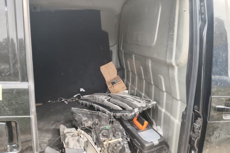 Used JAC Refine M3 2021 PLUS 1.8L 2-Seat Shuttle Version Left Rear Seat