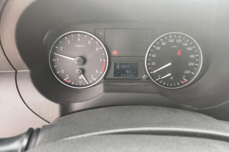 Used JAC Refine M3 2021 PLUS 1.8L 2-Seat Shuttle Version Odometer Close Up