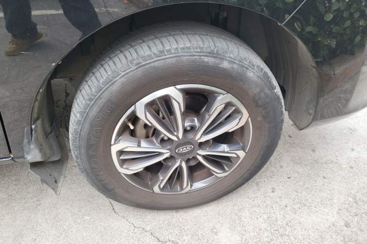 Used JAC Refine M3 2021 PLUS IKEA High-Power Edition 1.5T Luxury Model Right Front Wheel Hub