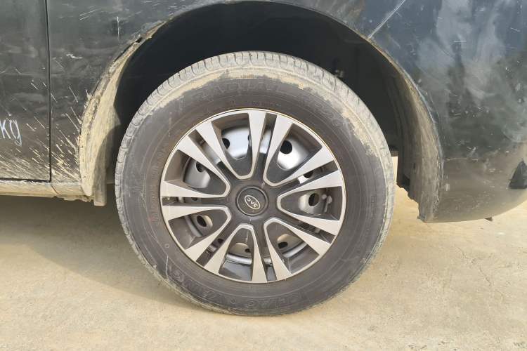 Used JAC Refine M3 2021 PLUS 1.8L 2-Seat Shuttle Version Right Front Wheel Hub