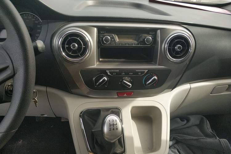 Used JAC Refine M3 2021 PLUS IKEA High-Power Edition 1.5T Luxury Model Audio And AC Panel