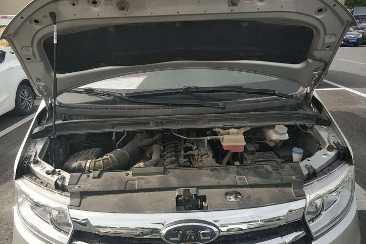Used JAC Refine M3 2021 PLUS IKEA High-Power Edition 1.5T Luxury Model Engine Bay