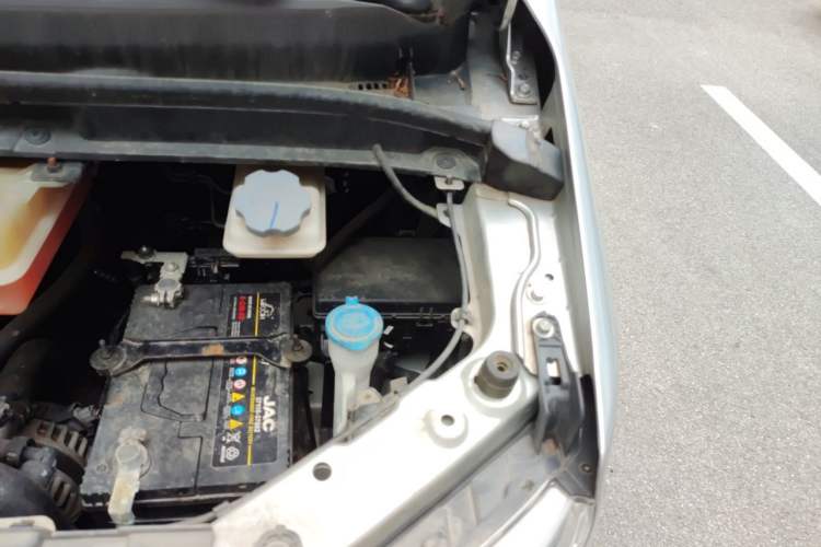 Used JAC Refine M3 2021 IKEA High-Power Edition 1.5T Luxury Model Engine Bay Left