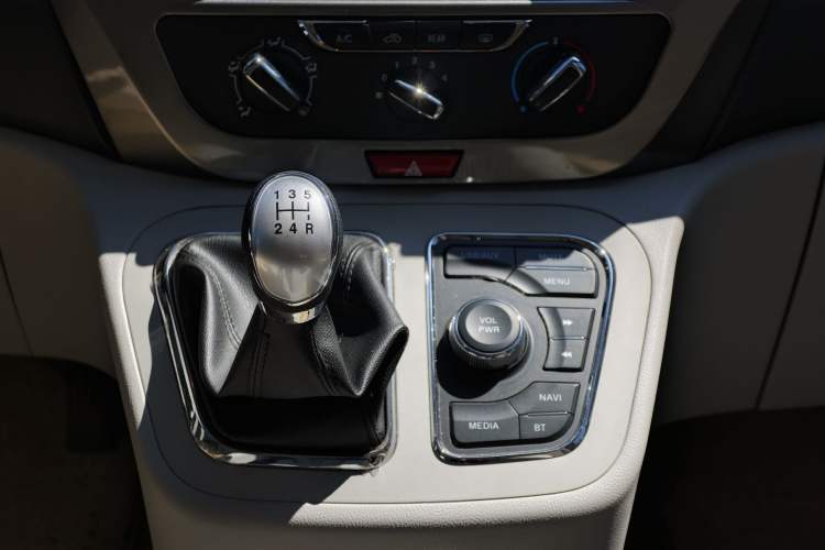 Used JAC Refine M3 2021 IKEA High-Power Edition 1.5T Luxury Smart Model Gear Lever