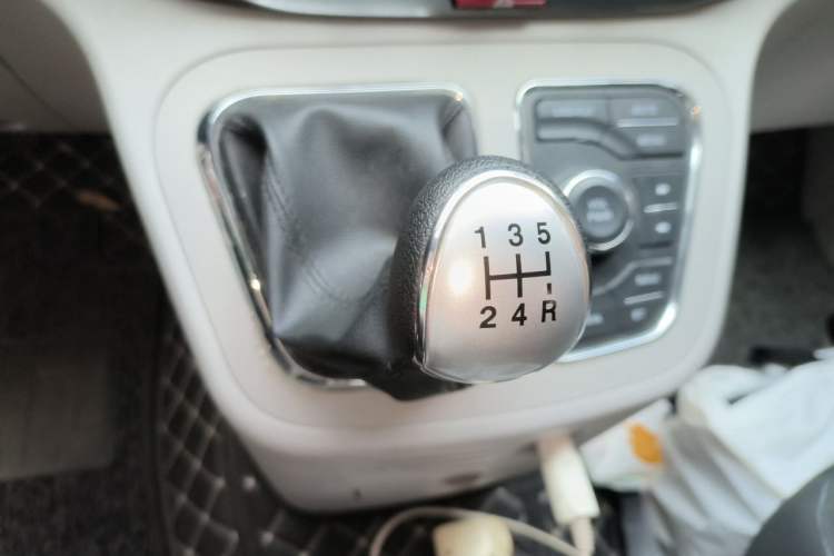 Used JAC Refine M3 2021 PLUS 1.8L 2-Seat Shuttle Version Gear Lever
