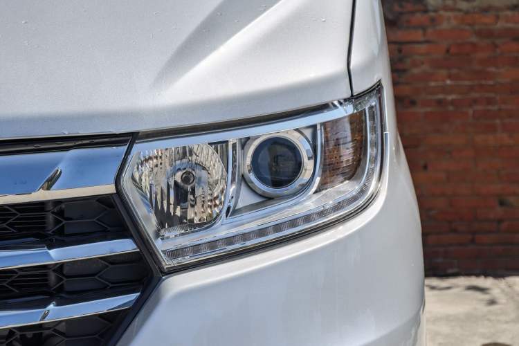 Used JAC Refine M3 2021 IKEA High-Power Edition 1.5T Luxury Smart Model Left Front Headlight