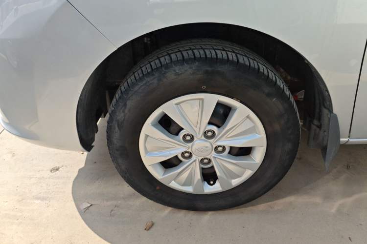 Used JAC Refine M3 2021 IKEA High-Power Edition 1.5T Luxury Model Left Front Wheel Hub