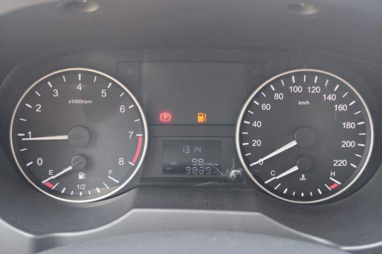Used JAC Refine M3 2021 IKEA High-Power Edition 1.5T Luxury Smart Model Odometer Close Up