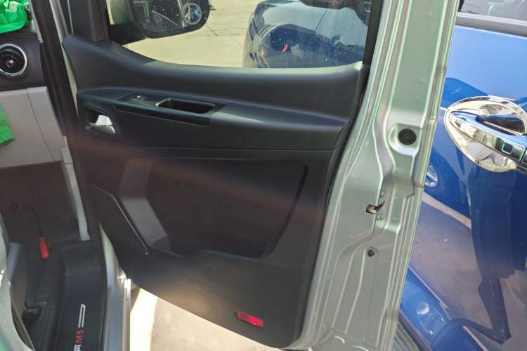 Used JAC Refine M3 2021 IKEA High-Power Edition 1.5T Luxury Model Right Front Door Interior