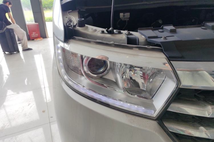 Used JAC Refine M3 2021 PLUS IKEA High-Power Edition 1.5T Luxury Model Right Front Headlight