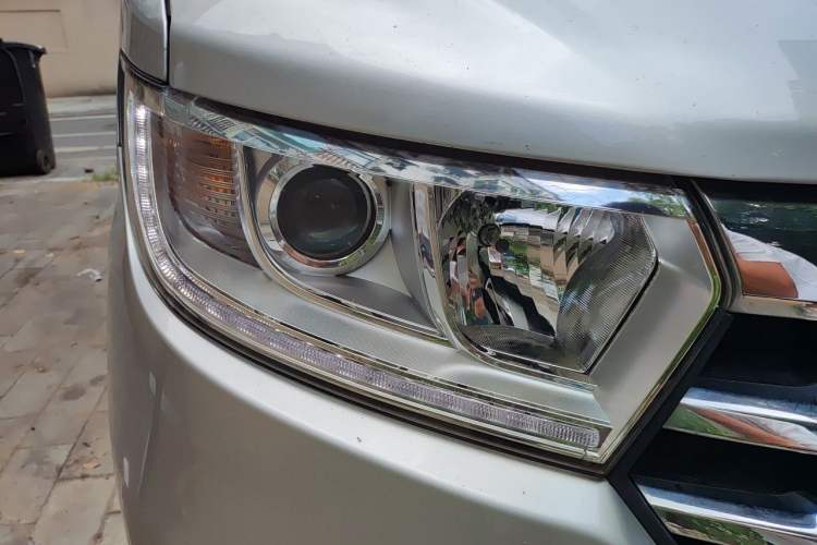 Used JAC Refine M3 2021 IKEA High-Power Edition 1.5T Luxury Model Right Front Headlight
