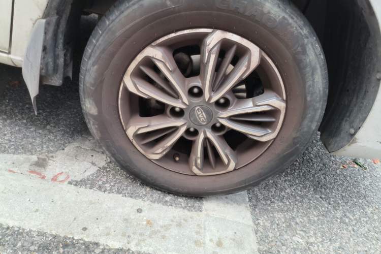 Used JAC Refine M3 2021 PLUS 1.8L 2-Seat Shuttle Version Right Front Wheel Hub