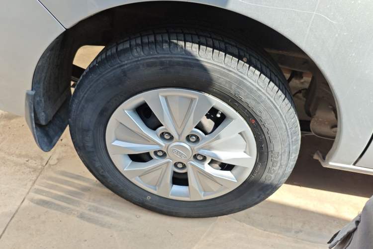 Used JAC Refine M3 2021 IKEA High-Power Edition 1.5T Luxury Model Right Rear Wheel Hub