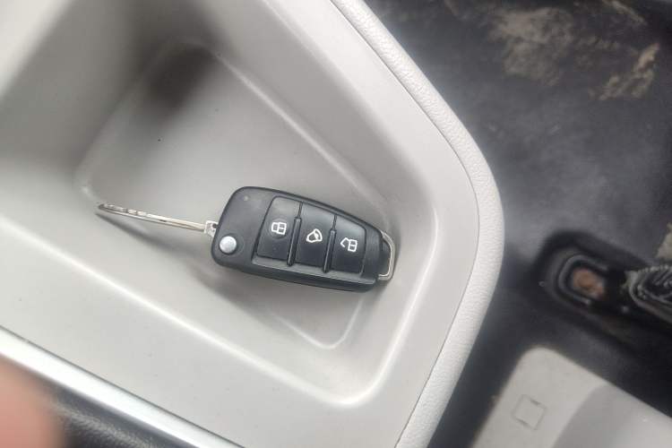Used JAC Refine M3 2021 PLUS 1.8L 2-Seat Shuttle Version Vehicle Key