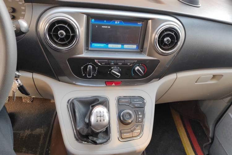 Used JAC Refine M3 2021 IKEA High-Power Edition 1.5T Luxury Smart Model Audio And AC Panel