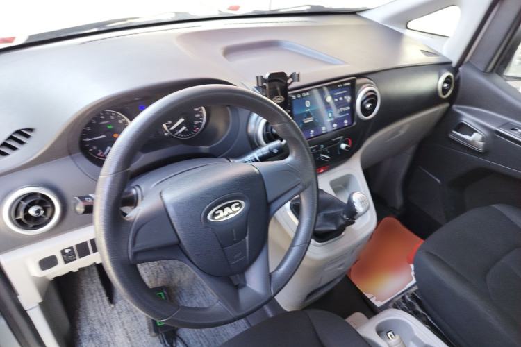 Used JAC Refine M3 2021 PLUS 1.8L 2-Seat Shuttle Version Center Console