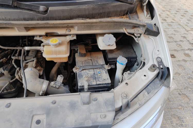Used JAC Refine M3 2021 IKEA High-Power Edition 1.5T Luxury Smart Model Engine Bay Left
