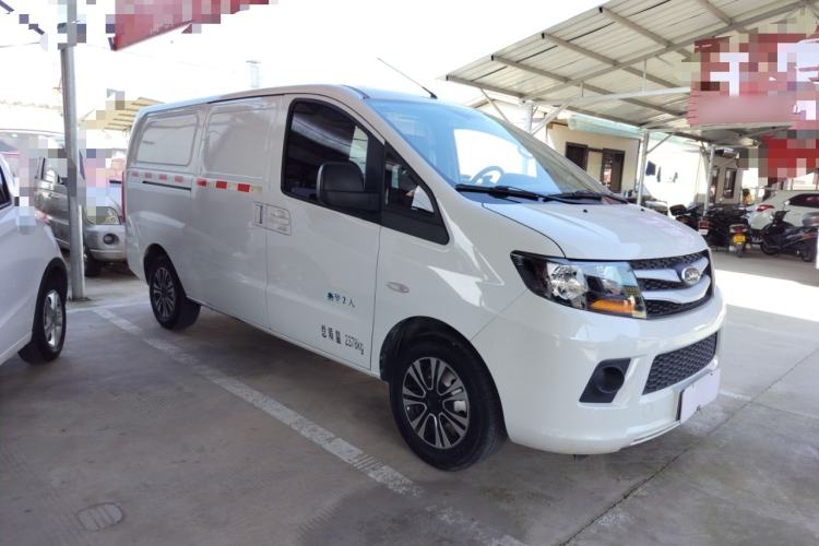 Used JAC Refine M3 2021 PLUS 1.8L 2-Seat Shuttle Version Front Right 45 Deg