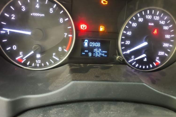 Used JAC Refine M3  Odometer Close Up
