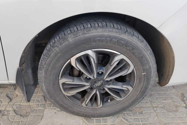 Used JAC Refine M3 2021 IKEA High-Power Edition 1.5T Luxury Smart Model Right Front Wheel Hub