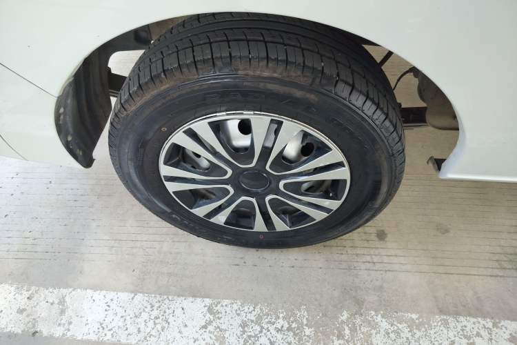 Used JAC Refine M3 2021 PLUS 1.8L 2-Seat Shuttle Version Right Rear Wheel Hub