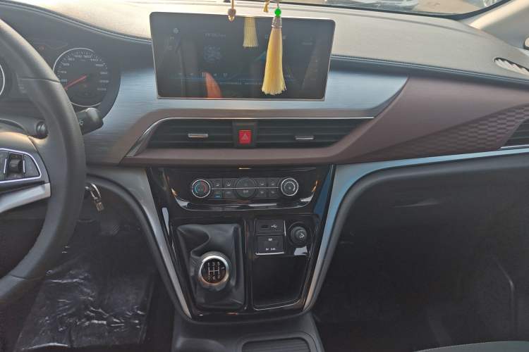 Used JAC Refine M3 2022 PLUS 1.8L 7-seater Standard Model Audio And AC Panel