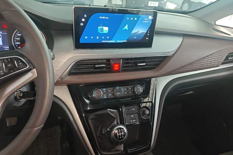 Used JAC Refine M3 2022 PLUS 1.5T 7-Seater Standard Model Audio And AC Panel