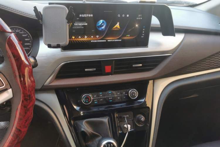 Used JAC Refine M3 2022 1.8L 7-seat Standard Edition Audio And AC Panel