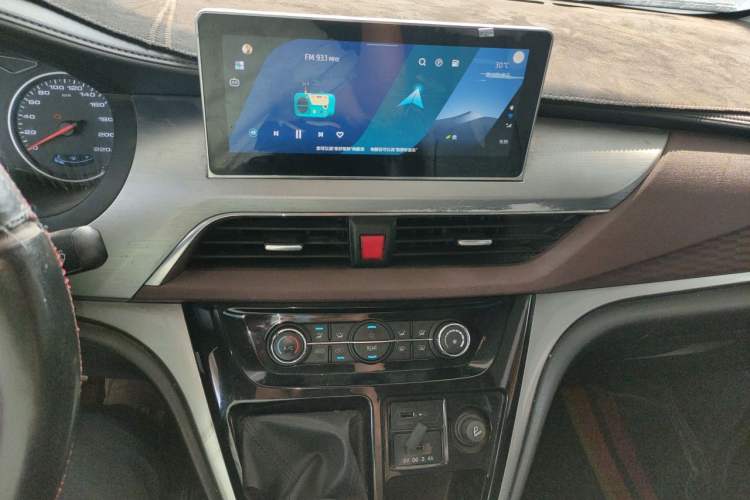 Used JAC Refine M3 2022 PLUS 1.5T 7-Seater Standard Model Audio And AC Panel
