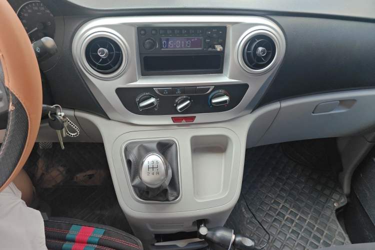 Used JAC Refine M3 2022 PLUS IKEA Edition 1.8L Comfort Version Audio And AC Panel