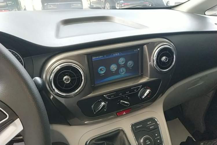 Used JAC Refine M3 2022 1.8L 7-seat Standard Edition Audio And AC Panel